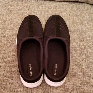 Easy Spirit Traveltime Slip Ons